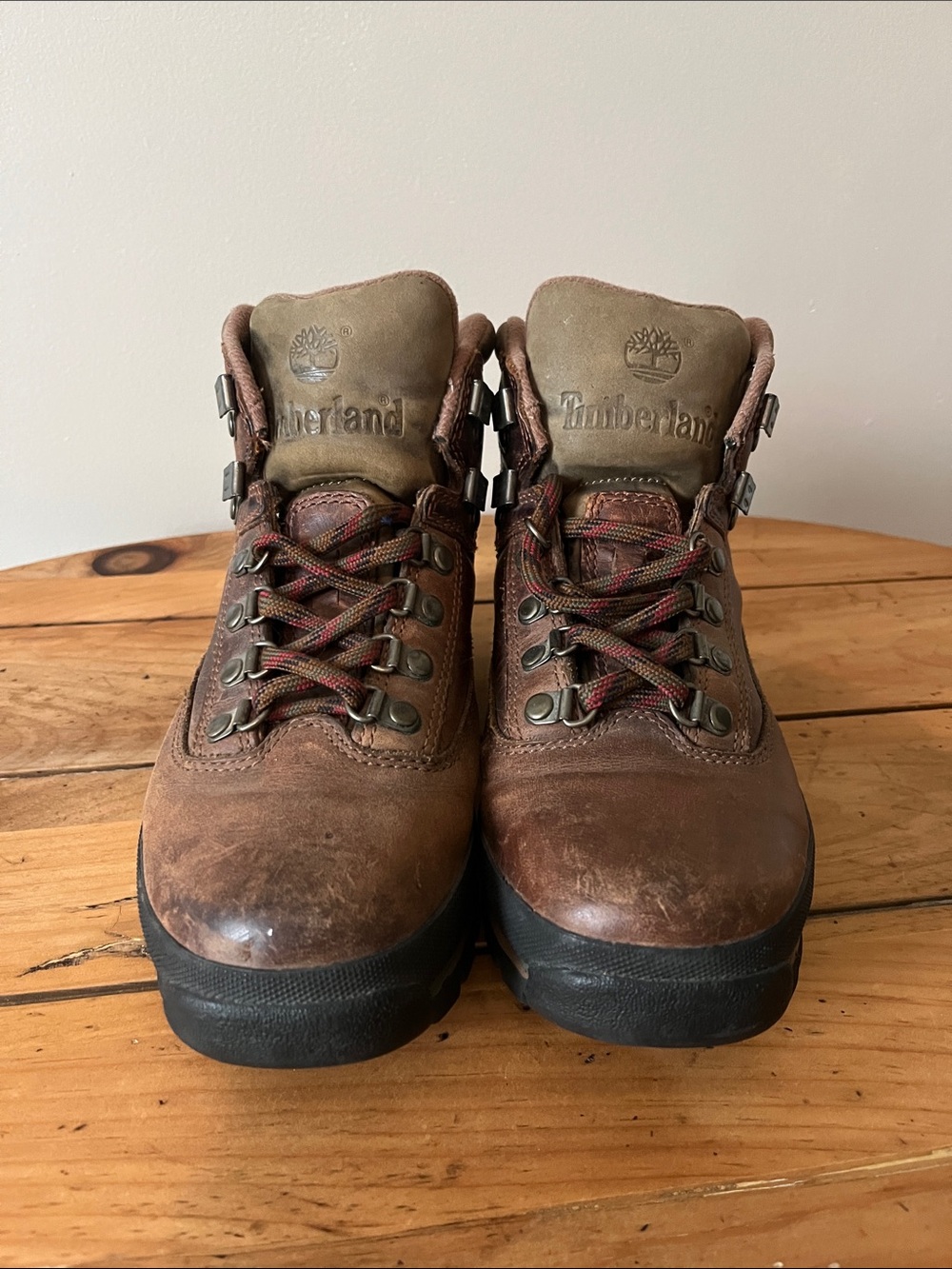 Timberland vintage Brown women’s Leather Hiking Boots with Black Soles